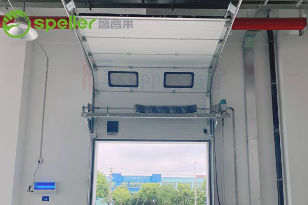 盛普莱门业提升门.jpg