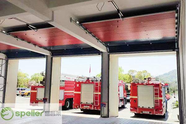 消防站安装一键响应消防安全提升门