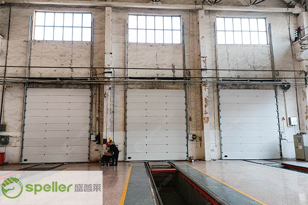 大秦铁路提升门.jpg